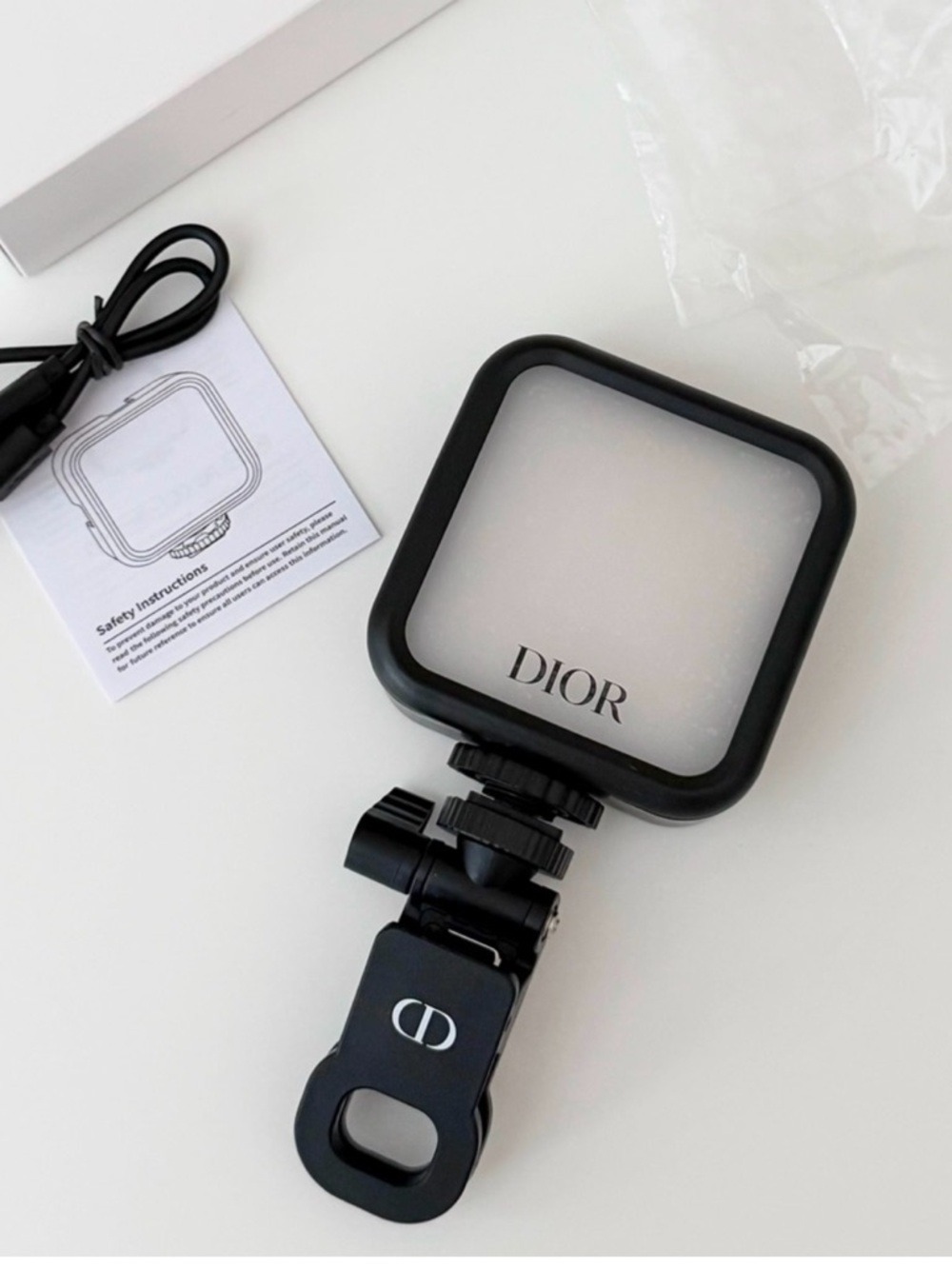 Dior Beauty Phone Light New Authentic - Picture 13 of 13